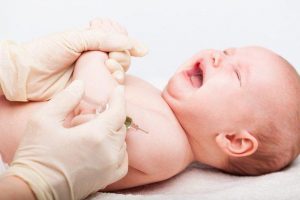 Trẻ sơ sinh cần được tiêm vắc xin viêm gan B trong 12-24h sau sinh