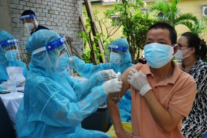 Việt Nam đã đạt trên 60% dân số tiêm đủ liều vaccine COVID-19, vượt 20% mục tiêu của WHO trong năm 2021